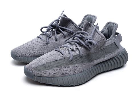 yeezy 350 grey